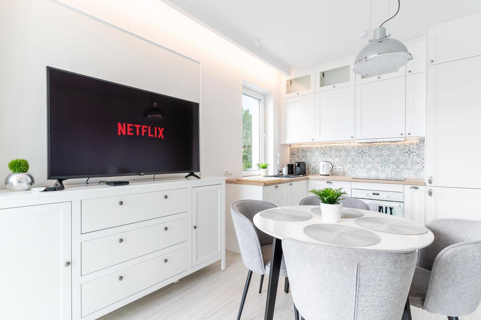 شقة Belle View - 3Pok, Nawet 5 Lozek, Piekny Widok Na Rzeke, Tv55" Z Netflix I Max, Parking, Winda ايوافا المظهر الخارجي الصورة